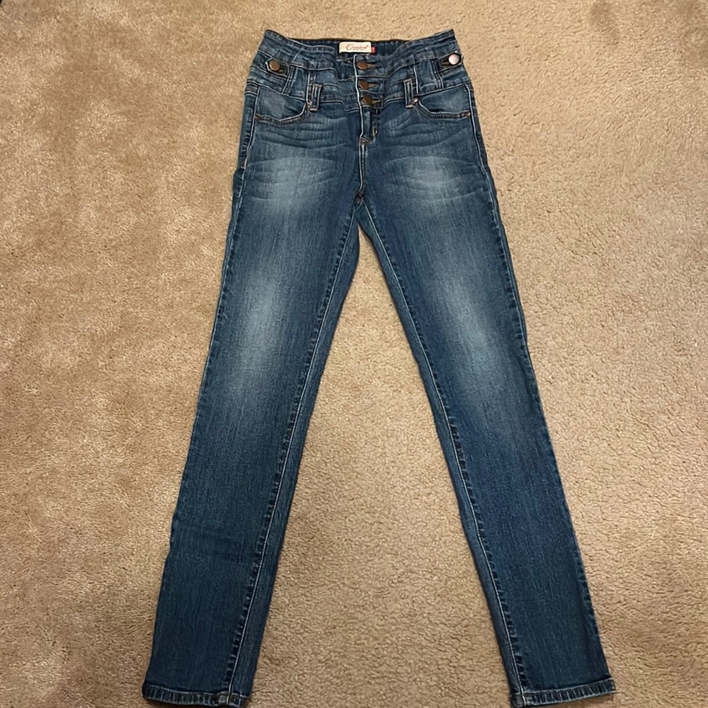 Women’s high waisted jeans